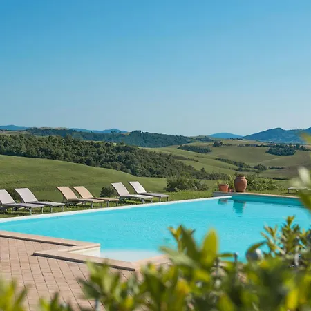Pompilia Farm stay *